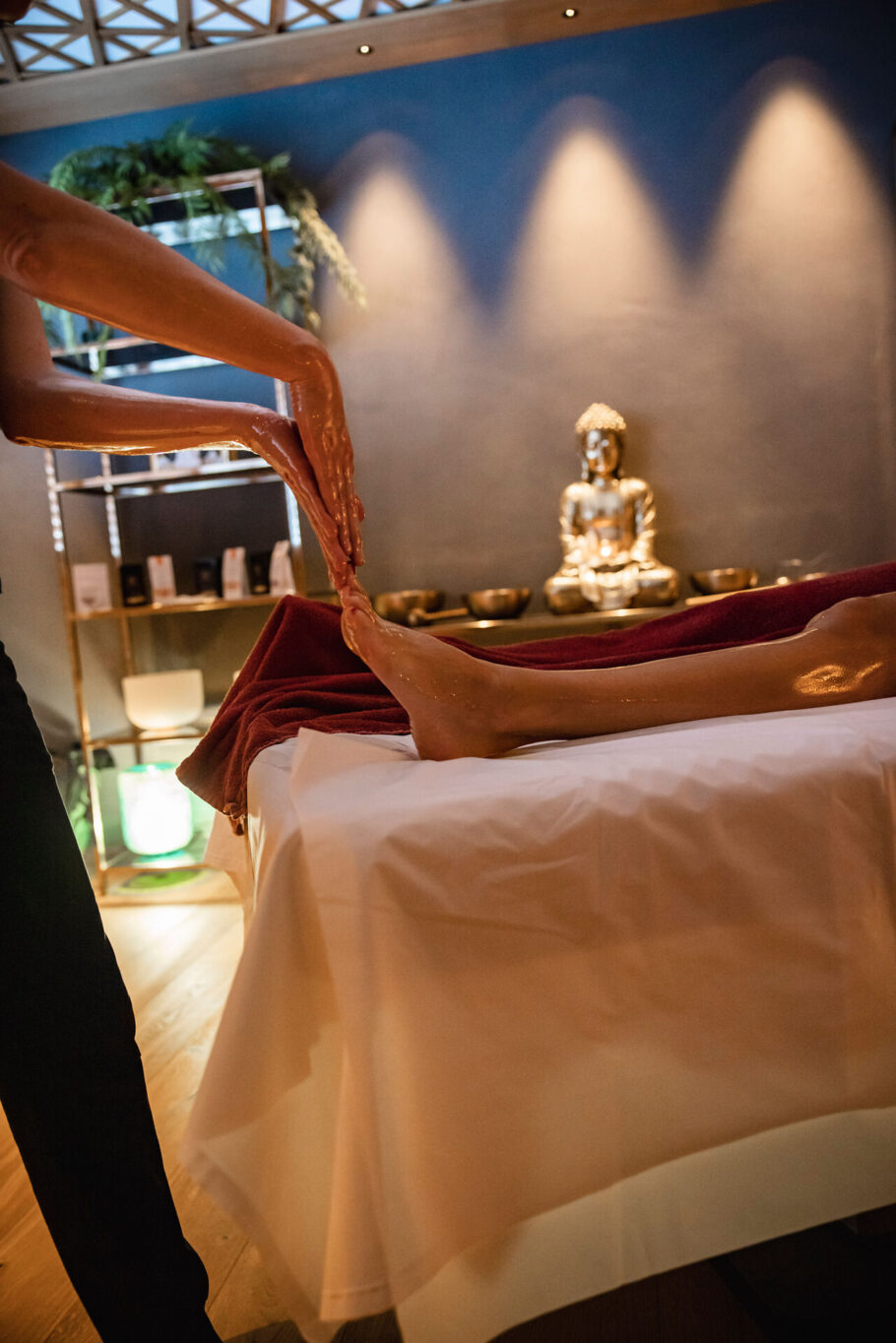 Ayurvedabehandlung im Bereich der Füße im Jungbrunn