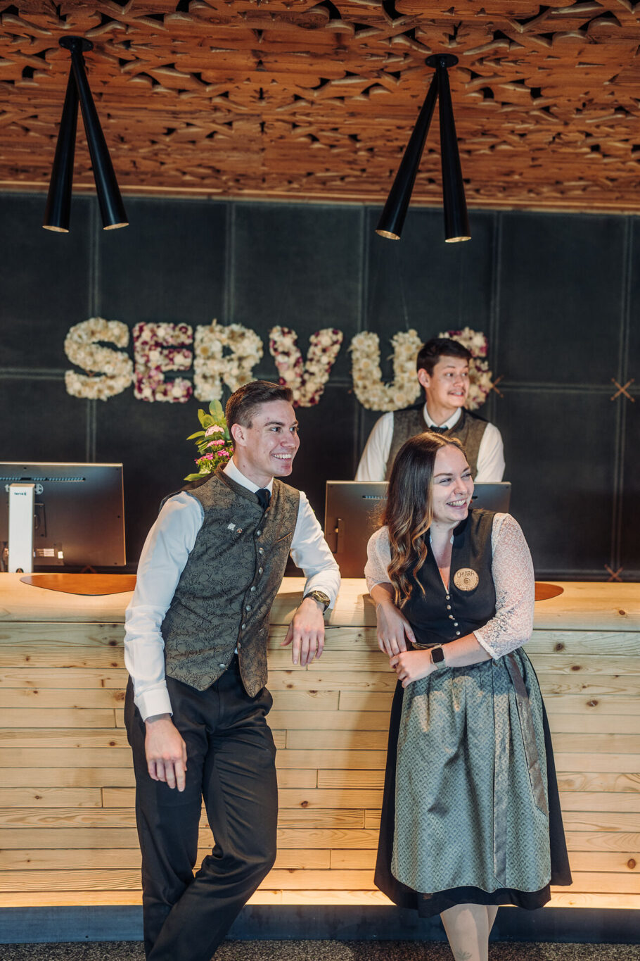 Rezeptionsmitarbeiter Empfang im Jungbrunn