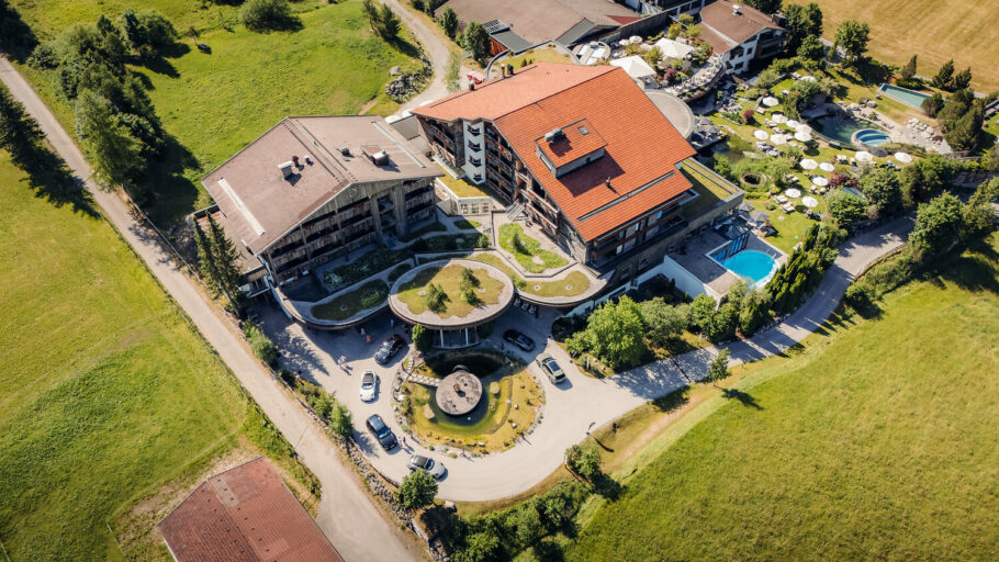 Drohnenaufnahme Hotel Jungbrunn