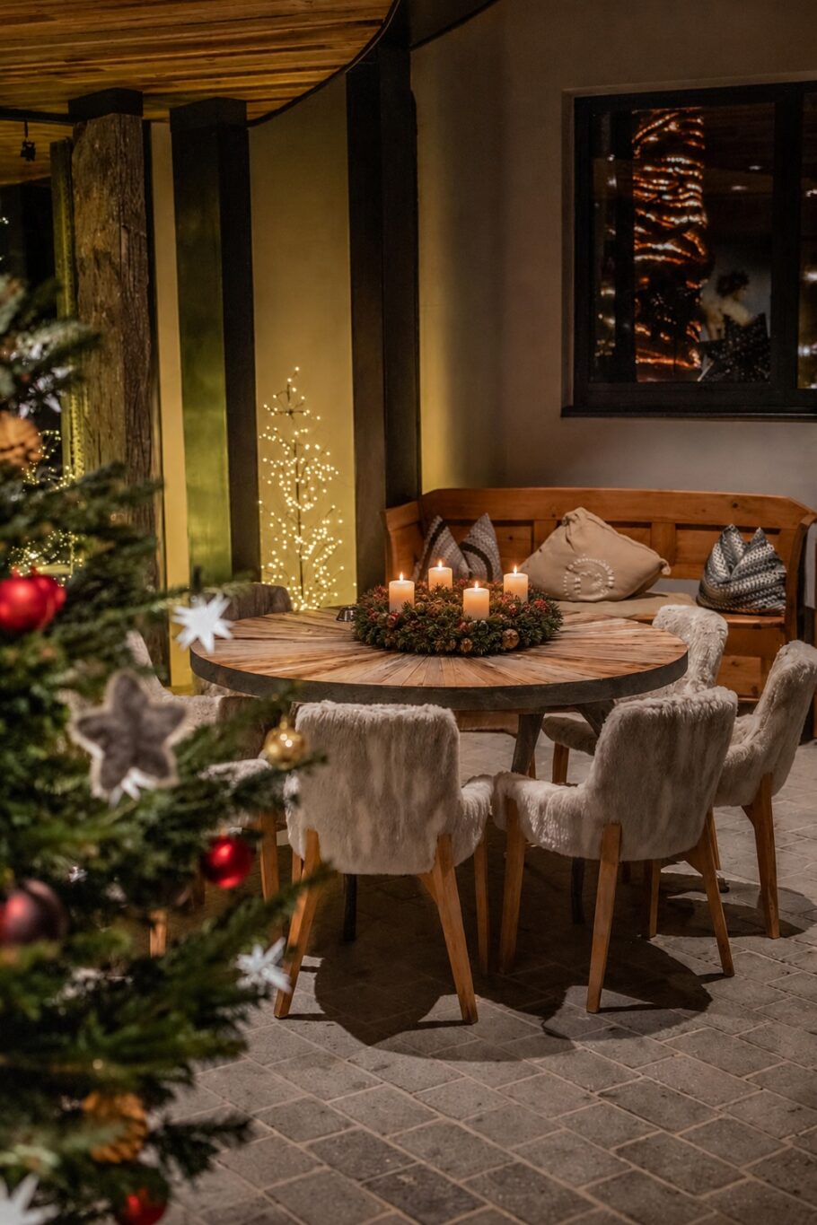 Hotel Jungbrunn Eingangsbereich weihnachtlich dekoriert